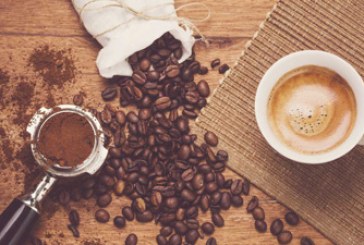 آیا قهوه و کافئین جذب آهن را کاهش می‌دهند؟